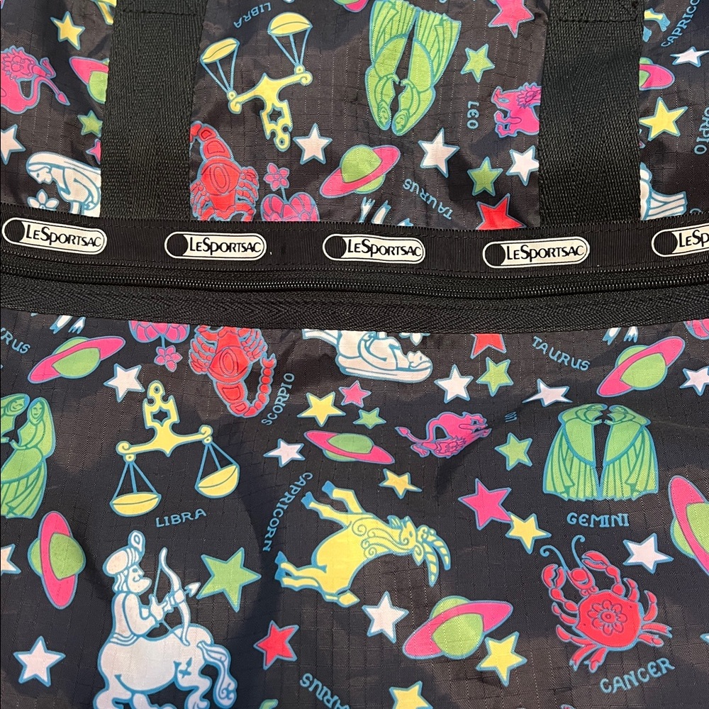 LeSportsac weekender duffle bag, zodiac signs, black EUC! Keys included! - Picture 4 of 9